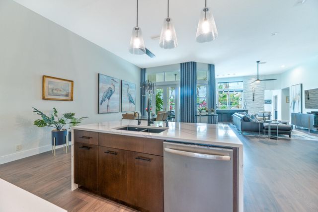 712 Verona Court, Weston, FL 33326