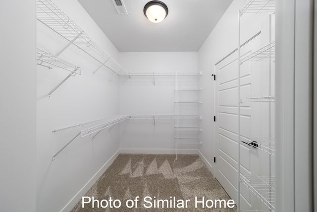 443 N 2ND Avenue, Eldridge, IA 52748