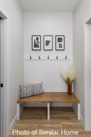 443 N 2ND Avenue, Eldridge, IA 52748