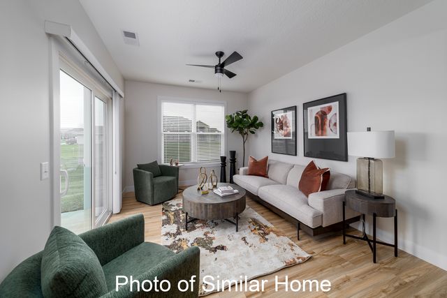 443 N 2ND Avenue, Eldridge, IA 52748