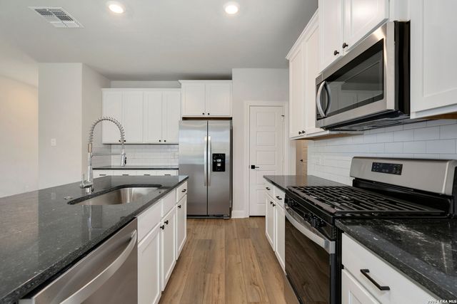 6336 Napa Ferry, Converse, TX 78109