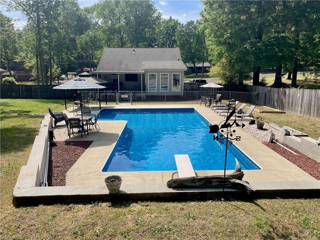4117 Barrett Drive, Archdale, NC 27263