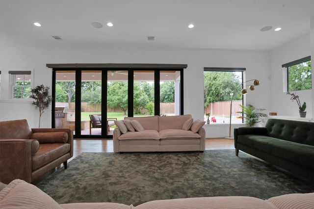 9115 Hammerly Boulevard, Houston, TX 77080