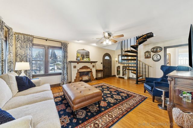 1544 S Columbia Place, Tulsa, OK 74104