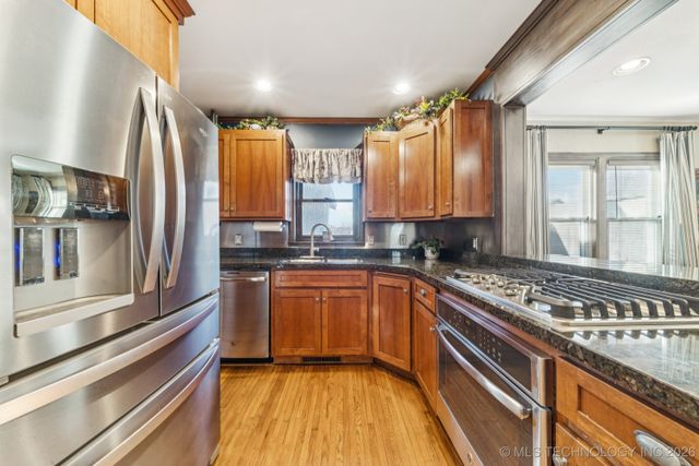 1544 S Columbia Place, Tulsa, OK 74104