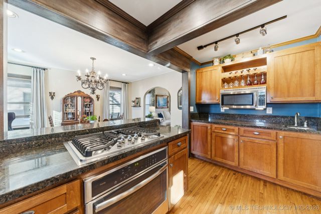 1544 S Columbia Place, Tulsa, OK 74104