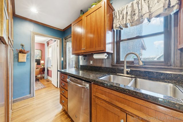 1544 S Columbia Place, Tulsa, OK 74104