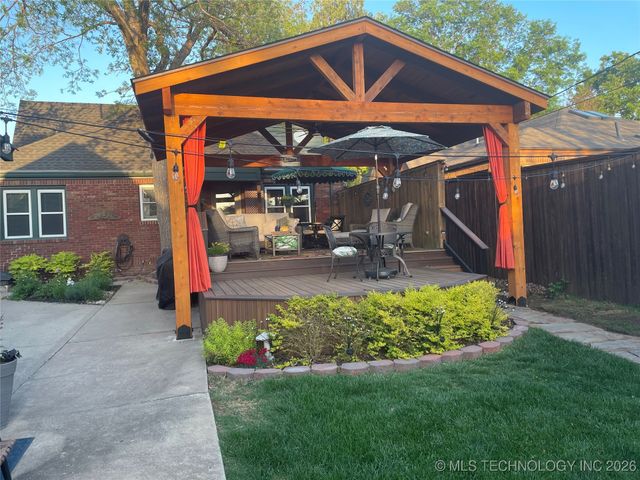 1544 S Columbia Place, Tulsa, OK 74104