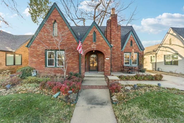 1544 S Columbia Place, Tulsa, OK 74104