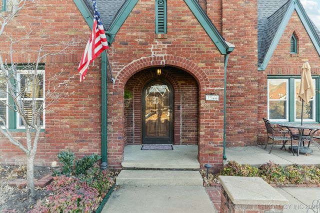 1544 S Columbia Place, Tulsa, OK 74104