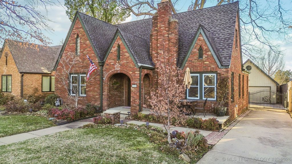 1544 S Columbia Place, Tulsa, OK 74104