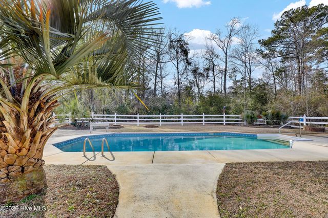 496 Captain Beam Boulevard, Hampstead, NC 28443