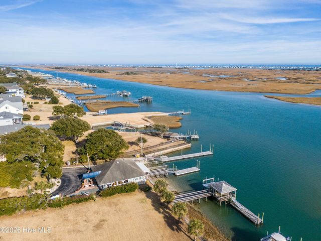 496 Captain Beam Boulevard, Hampstead, NC 28443