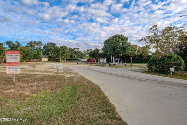 496 Captain Beam Boulevard, Hampstead, NC 28443