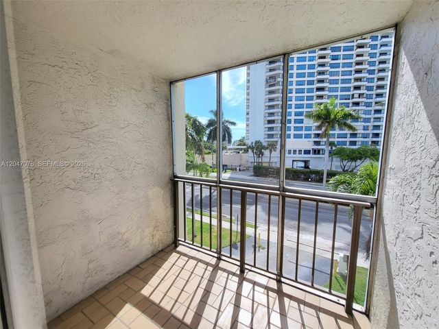 501 Three Islands Blvd 310, Hallandale Beach, FL 33009