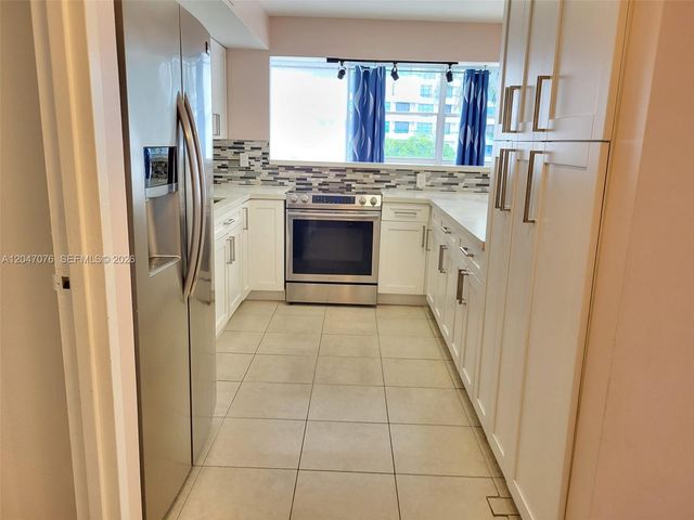 501 Three Islands Blvd 310, Hallandale Beach, FL 33009