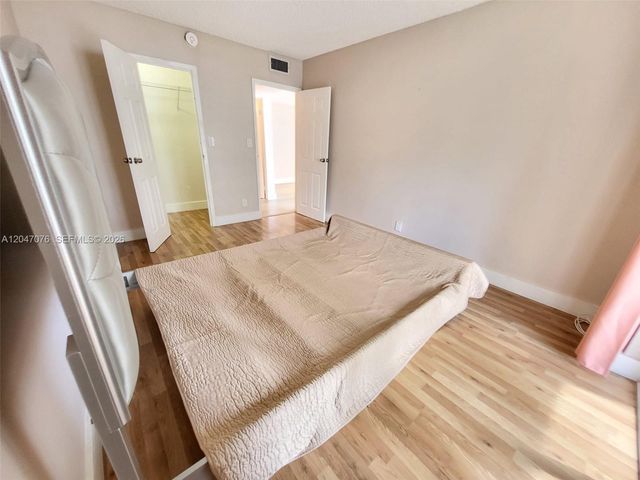 501 Three Islands Blvd 310, Hallandale Beach, FL 33009