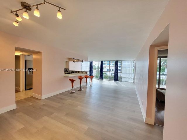 501 Three Islands Blvd 310, Hallandale Beach, FL 33009
