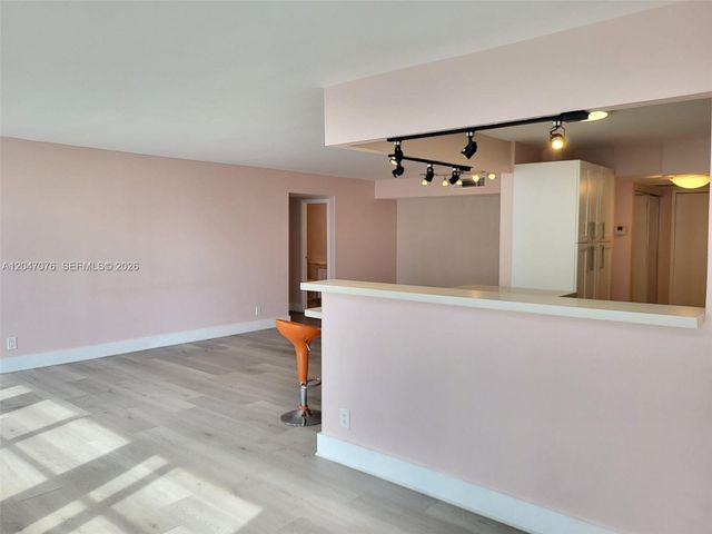 501 Three Islands Blvd 310, Hallandale Beach, FL 33009