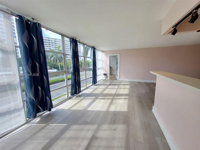 501 Three Islands Blvd 310, Hallandale Beach, FL 33009