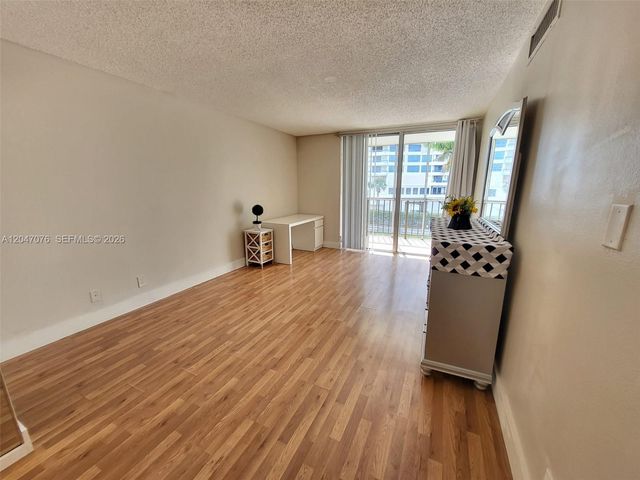 501 Three Islands Blvd 310, Hallandale Beach, FL 33009