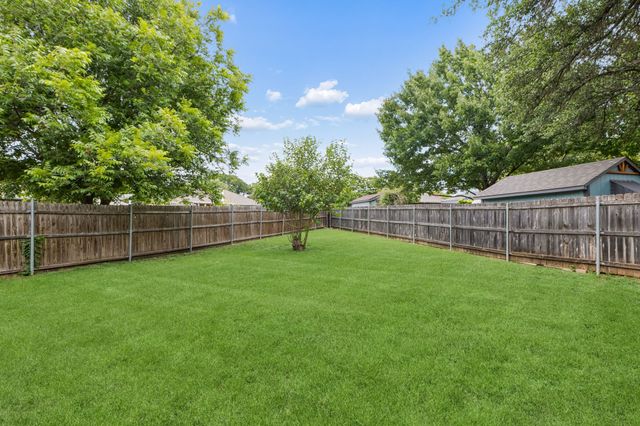 6308 Hunters Glen Drive, Watauga, TX 76148