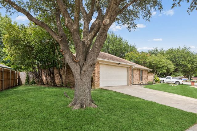 6308 Hunters Glen Drive, Watauga, TX 76148