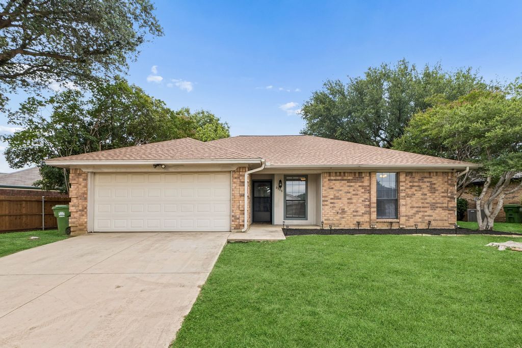6308 Hunters Glen Drive, Watauga, TX 76148