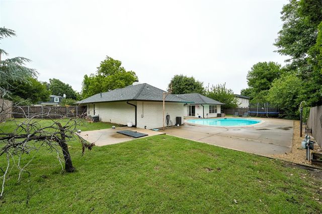 3926 Warwick Drive, Norman, OK 73072