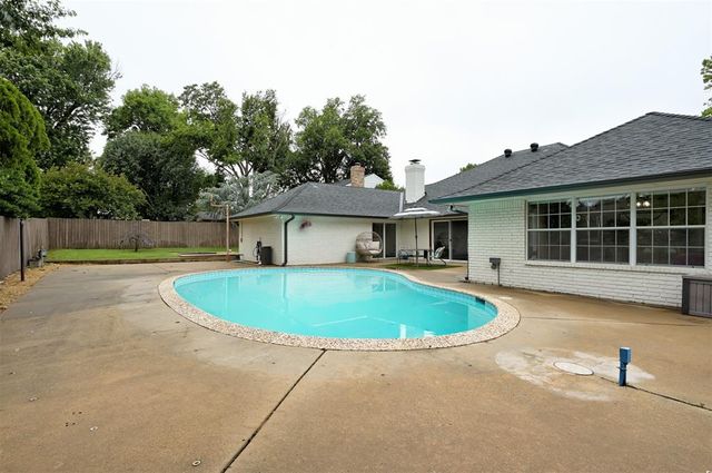 3926 Warwick Drive, Norman, OK 73072