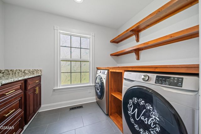 412 Apple Valley Road, Sevierville, TN 37862