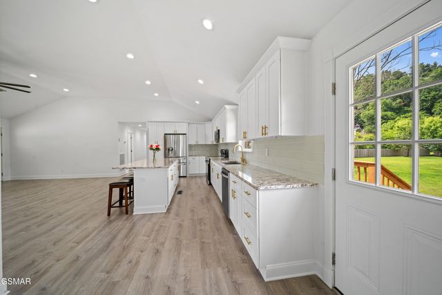 412 Apple Valley Road, Sevierville, TN 37862