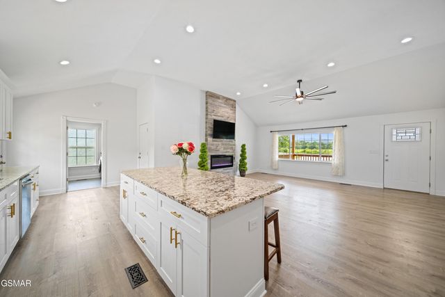 412 Apple Valley Road, Sevierville, TN 37862