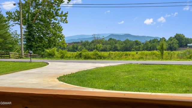 412 Apple Valley Road, Sevierville, TN 37862