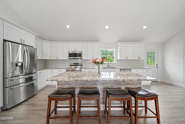 412 Apple Valley Road, Sevierville, TN 37862