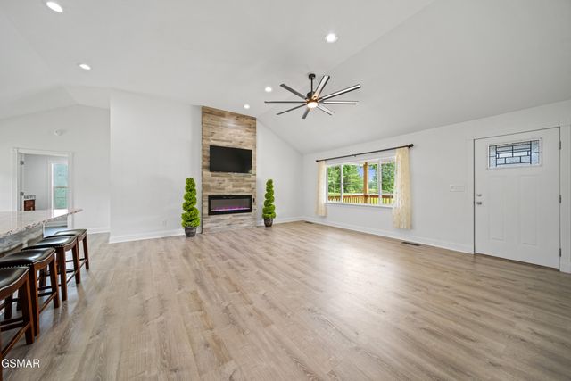 412 Apple Valley Road, Sevierville, TN 37862