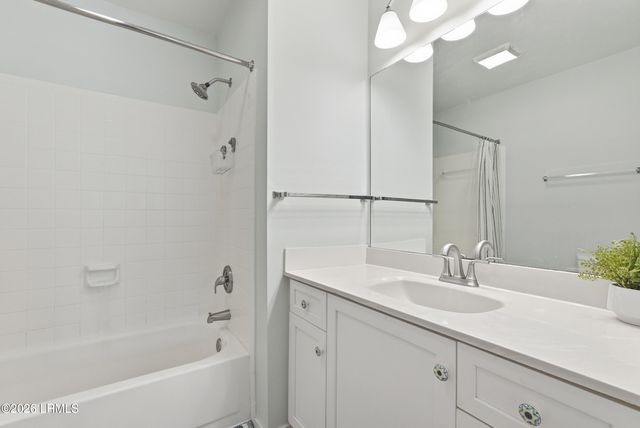 15 Deallyon Ave Apt 9, Hilton Head Island, SC 29928