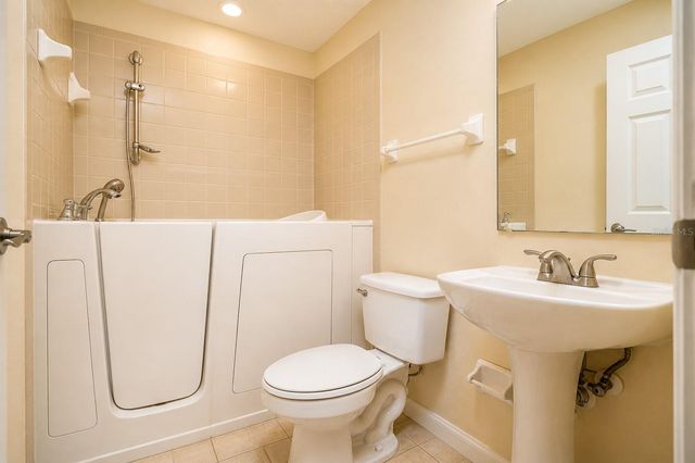 357 FAIRWAY POINTE CIRCLE, Orlando, FL 32828