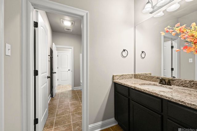 12494 Chartres Dr, Gonzales, LA 70737