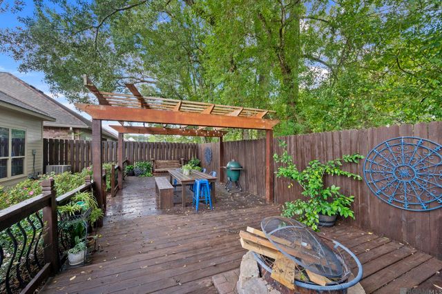 12494 Chartres Dr, Gonzales, LA 70737