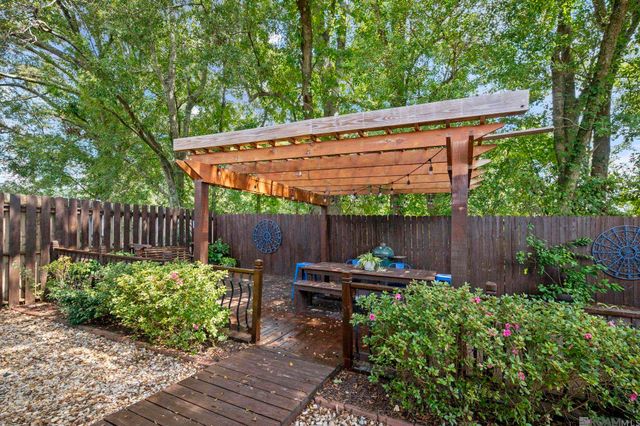 12494 Chartres Dr, Gonzales, LA 70737