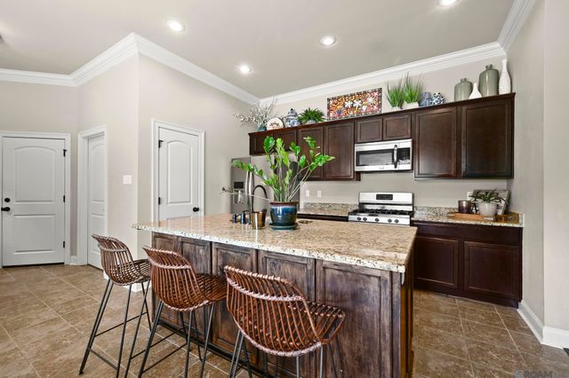 12494 Chartres Dr, Gonzales, LA 70737