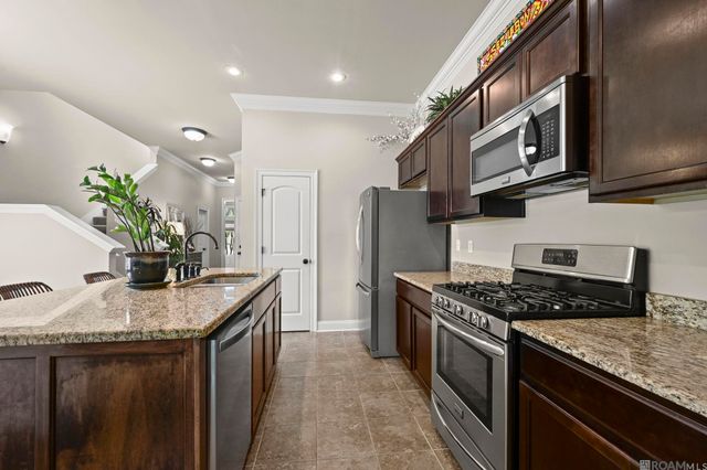 12494 Chartres Dr, Gonzales, LA 70737