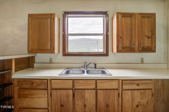 630 Vinton Avenue, Erwin, TN 37650