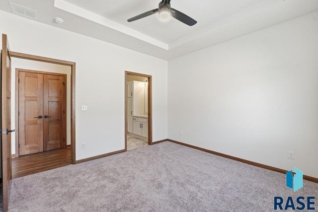 9207 W Ark Pl Place, Sioux Falls, SD 57106