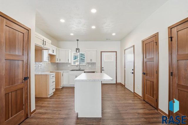 9207 W Ark Pl Place, Sioux Falls, SD 57106