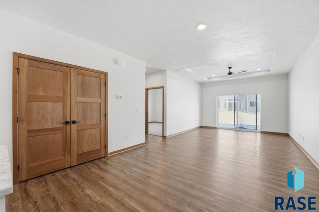 9207 W Ark Pl Place, Sioux Falls, SD 57106