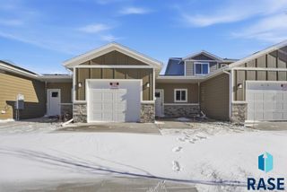 9207 W Ark Pl Place, Sioux Falls, SD 57106