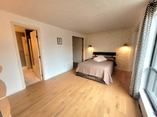 734 Worthington Forest Place, Columbus, OH 43229