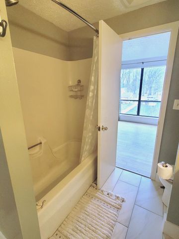 734 Worthington Forest Place, Columbus, OH 43229